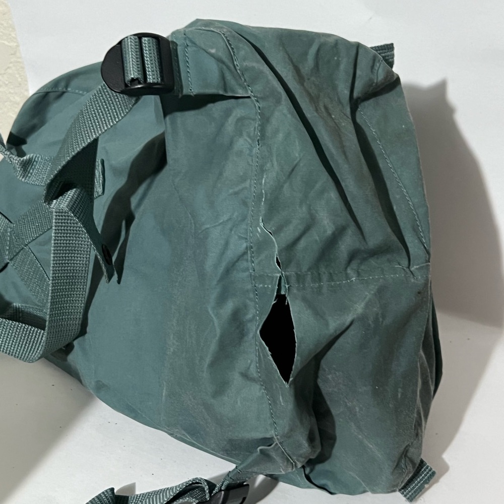 Fjallraven Kånken Backpack in Teal Green - Picture 5 of 8